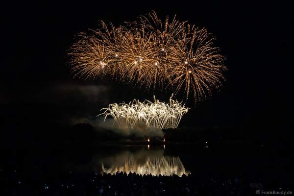 Feuerwerk bei Rhein in Flammen - Bonn 2015