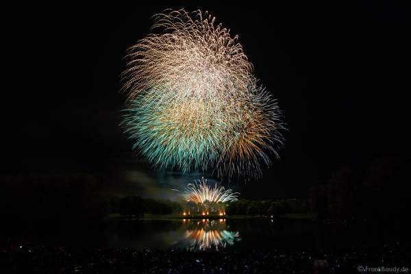 Feuerwerk bei Rhein in Flammen - Bonn 2015