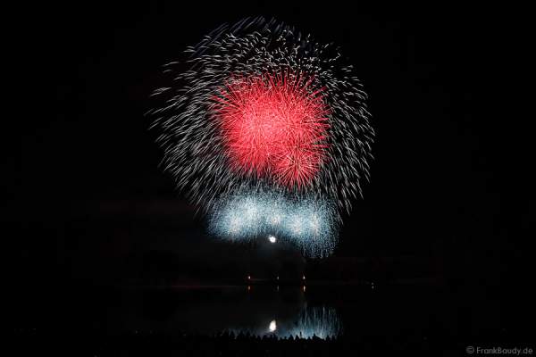 Feuerwerk bei Rhein in Flammen - Bonn 2015