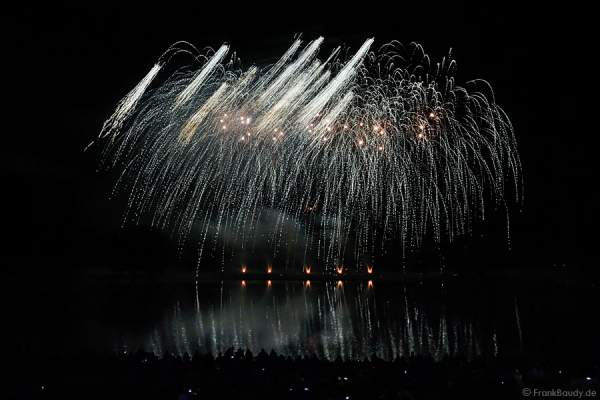 Feuerwerk bei Rhein in Flammen - Bonn 2015