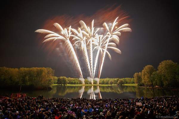 Feuerwerk bei Rhein in Flammen - Bonn 2015