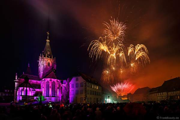 Feuerwerk (Feu d'artifice) beim Pfingstfest (Les Fêtes de Pentecôte) in Weißenburg (Wissembourg) 2015