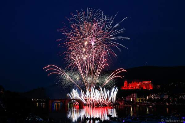 Feuerwerk bei der Heidelberger Schlossbeleuchtung 2015