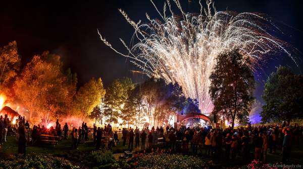 Feuerwerk bei der Sommernacht 2015 auf der Gartenschau in Kaiserslautern