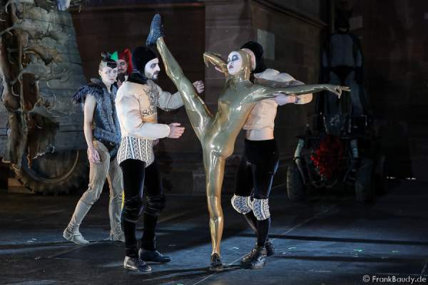 Alina Levshin (Ortlieb), Jesus Capel Luna (Tanz), Chen-Wei Lee (Tanz),Jason Respilieux (Tanz), Maik Solbach (Narr)