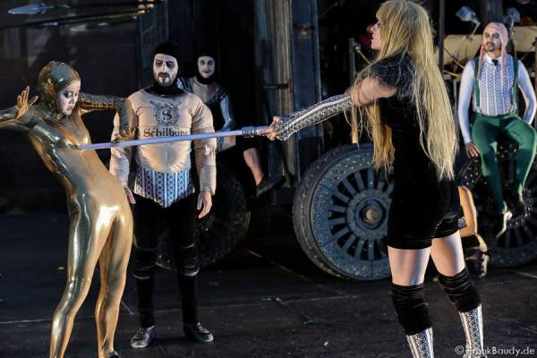 Tänzer bei Gemetzel - Nibelungen-Festspiele 2015 in Worms