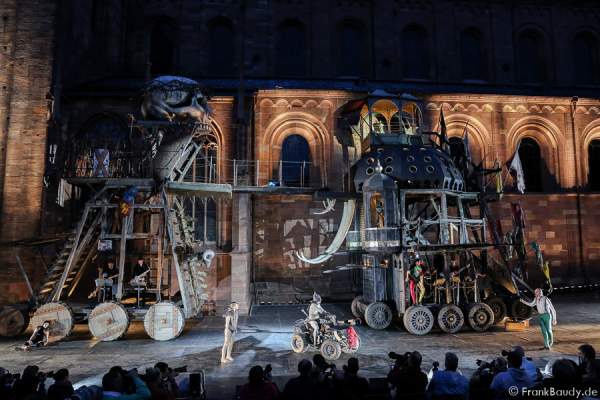 Die Inszenierung Gemetzel bei den Nibelungen-Festspiele 2015 in Worms