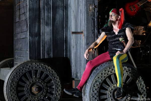 Maik Solbach als Narr bei Gemetzel - Nibelungen-Festspiele 2015 in Worms