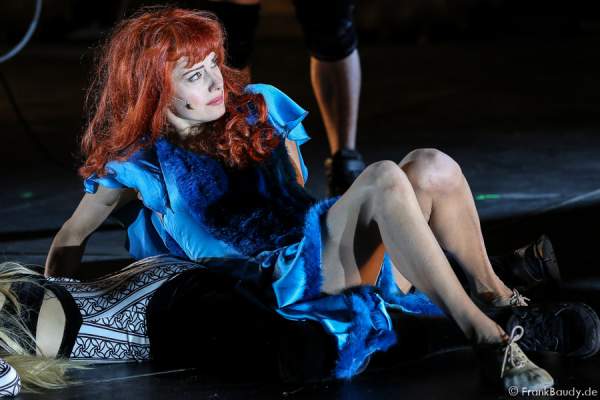 Judith Rosmair als Kriemhild bei Gemetzel - Nibelungen-Festspiele 2015 in Worms
