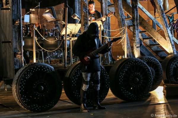Panzerballett mit Jan Zehrfeld (Gitarre) bei Gemetzel - Nibelungen-Festspiele 2015 in Worms