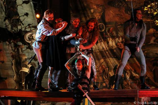 Nibelungen-Festspiele 2015 in Worms mit dem Stück Gemetzel