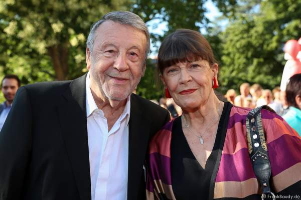 Günter Lamprecht und Lebensgefährtin Claudia Amm bei der Premiere von Gemetzel - Nibelungen-Festspiele 2015 in Worms