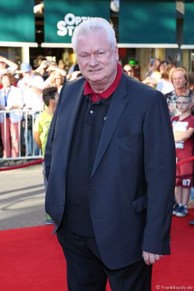 Dieter Schroth, Lebensgefährte von Harald Glööckler, auf dem roten Teppich bei der Premiere von Gemetzel - Nibelungen-Festspiele 2015 in Worms
