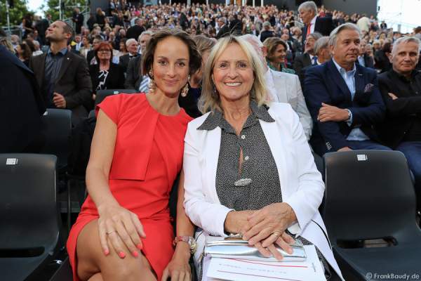Diana Körner mit Tochter Lara Joy Körner bei der Premiere von Gemetzel - Nibelungen-Festspiele 2015 in Worms