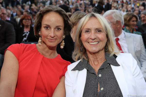 Diana Körner mit Tochter Lara Joy Körner bei der Premiere von Gemetzel - Nibelungen-Festspiele 2015 in Worms