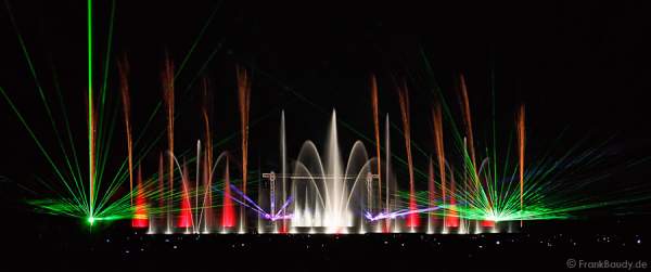 Wasserspiele, Feuerwerk und Laser bei Aquatique Show ALSACE - 70 Jahre Frieden - Art et Lumière, Furdenheim 2015