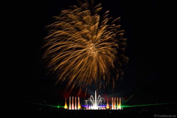 Wasserspiele, Feuerwerk bei Aquatique Show ALSACE - 70 Jahre Frieden - Art et Lumière, Furdenheim 2015