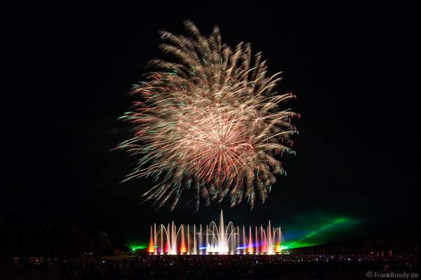 Wasserspiele, Feuerwerk und Laser bei Aquatique Show ALSACE - 70 Jahre Frieden - Art et Lumière, Furdenheim 2015