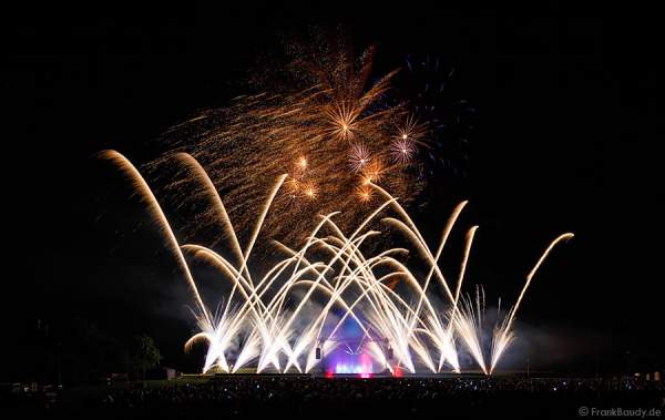 Feuerwerk Show ALSACE - 70 Jahre Frieden - Art et Lumière, Furdenheim 2015
