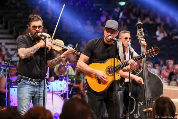 Django 3000 bei der Stadlshow 2015 in Offenburg