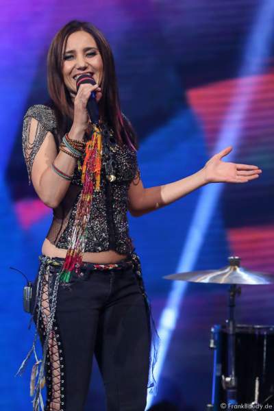 Bluma (Sängerin Jessica Sperlich) bei der Stadlshow 2015 in Offenburg