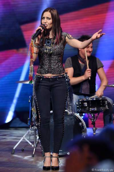 Bluma (Sängerin Jessica Sperlich) bei der Stadlshow 2015 in Offenburg