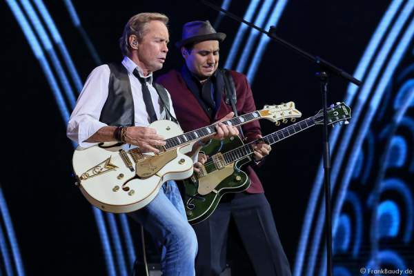 Peter Kraus rockt die Bühne bei der Stadlshow 2015 in Offenburg