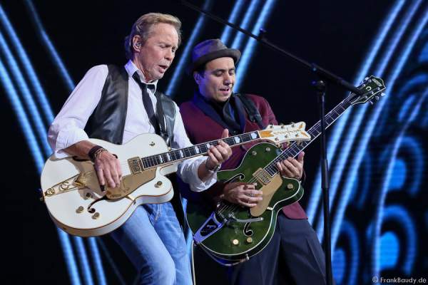 Peter Kraus rockt die Bühne bei der Stadlshow 2015 in Offenburg