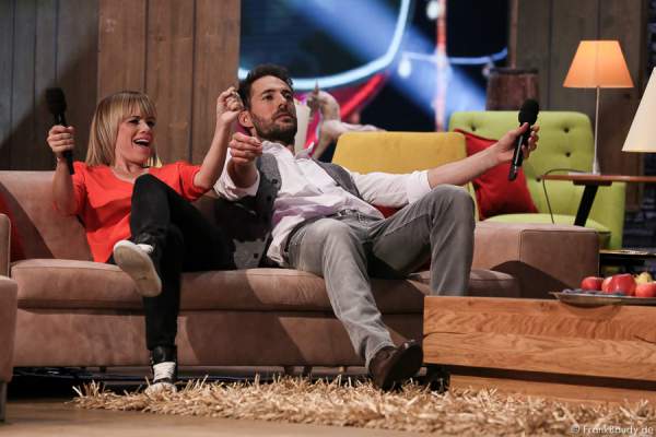 Francine Jordi und Alexander Mazza albern bei der Stadlshow 2015 in Offenburg