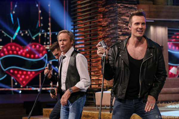 Peter Kraus mit The Baseballs bei der Stadlshow 2015 in Offenburg