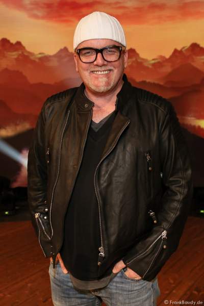 DJ Ötzi (bürgerlich Gerhard Friedle, auch Gerry Friedle genannt), alias Anton featuring DJ Ötzi