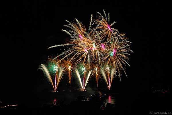 Fetziges Rockmusik-Feuerwerk bei Rhein in Flammen 2015 in Oberwesel