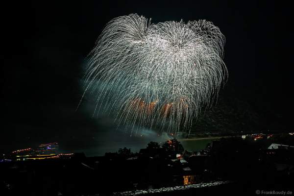 Feuerwerk bei Nacht der 1000 Feuer in Oberwesel 2015