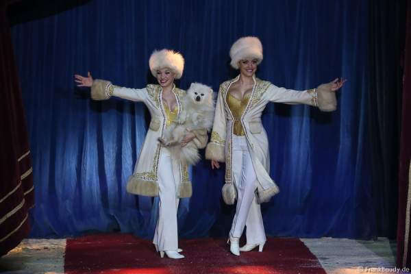 Die Saabel Familie mit ihrer Show Petersburger Schlittenfahrt bei Circus Roncalli-Salto Vitale