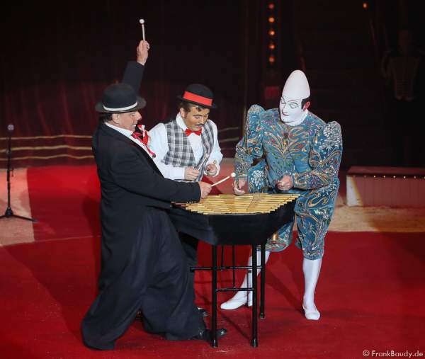Die Clowns bei Salto Vitale des Circus Roncalli