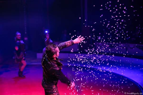 Jimmy Saylon bei Salto Vitale des Circus Roncalli