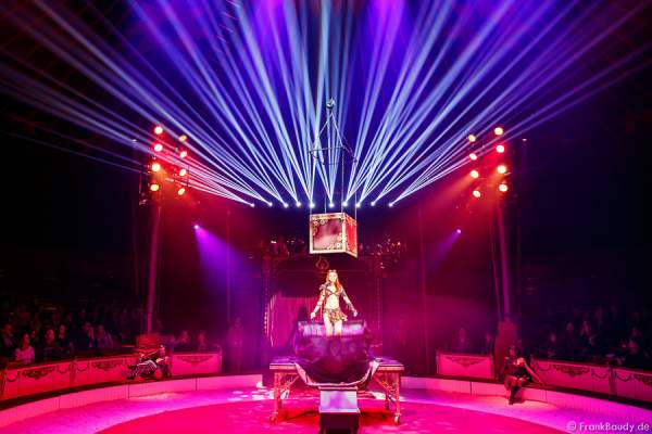 Jimmy Saylon bei Salto Vitale des Circus Roncalli