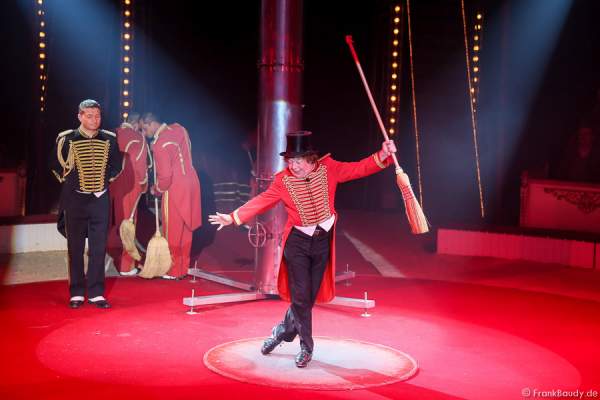 Komiker Sergej Maslennikov bei der Show Salto Vitale des Circus Roncalli