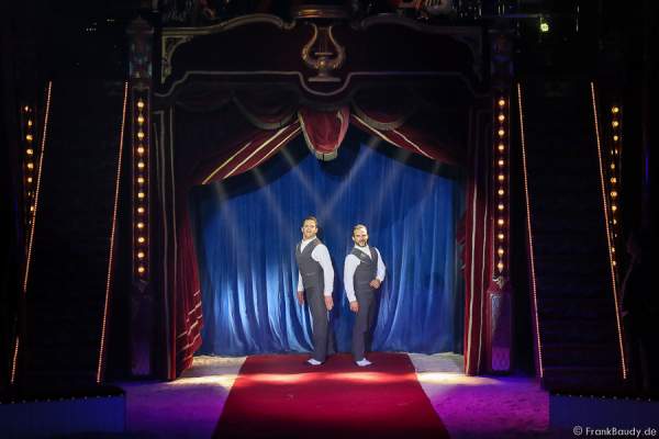 Curatola Brothers bei Salto Vitale des Circus Roncalli