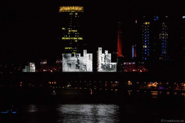 Historischer Rückblick auf LED-Leinwand bei der Abschlussshow von 25 Jahre Tag der Deutschen Einheit in Frankfurt 2015