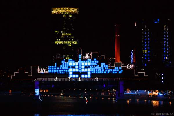 Tänzer und Performer bei Show am Main von 25 Jahre Tag der Deutschen Einheit in Frankfurt 2015