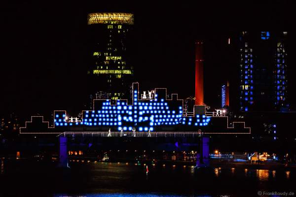 Tänzer und Performer bei Show am Main von 25 Jahre Tag der Deutschen Einheit in Frankfurt 2015