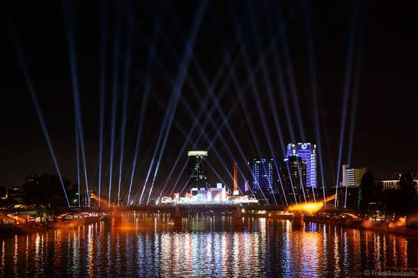 Mega-Lichtshow bei 25 Jahre Tag der Deutschen Einheit in Frankfurt 2015