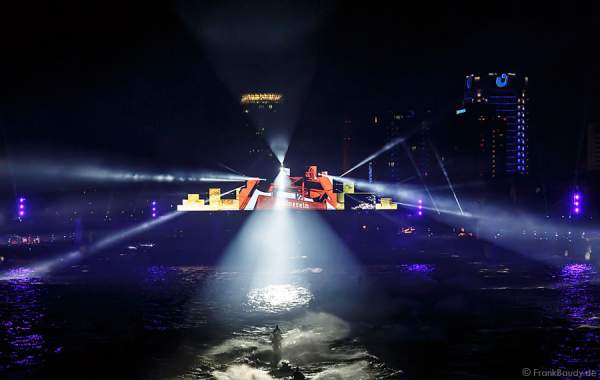 Jetski bei der Show von 25 Jahre Deutsche Einheit in Frankfurt 2015