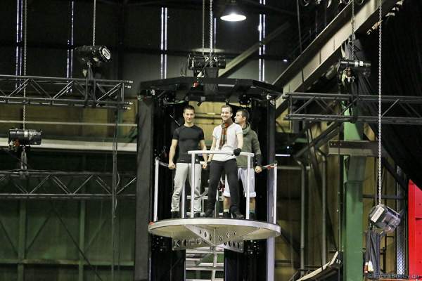 Das BELIEVE-Ensemble von Holiday on Ice bei den Proben