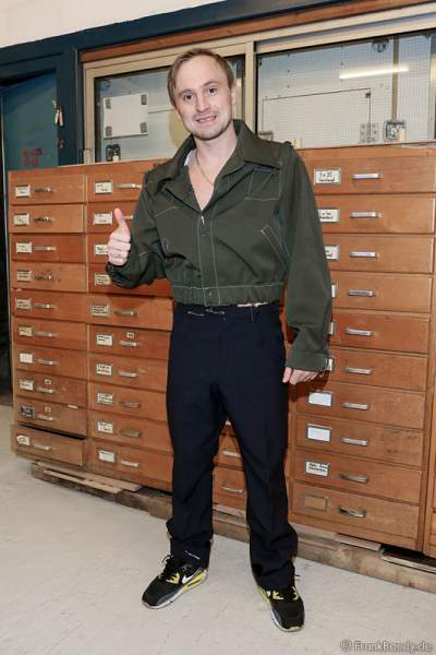 Kostümanprobe bei Holiday on Ice - BELIEVE