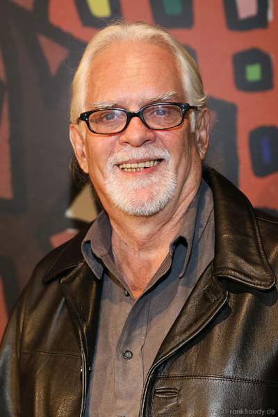 Der New Yorker Elektriker Bill Rizzi zeigt das Lebenswerk seines Bruders James Rizzi in einer Ausstellung im Europa-Park 2015/2016