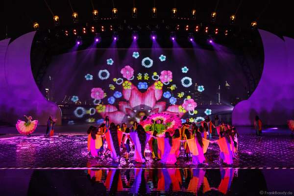 A041_Dubai celebrates the 44th UAE National Day, Spirit of the Union, 2015