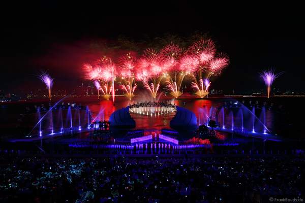 A stunning show with fireworks for the the 44th UAE National Day, Spirit of the Union, at Dubai Design District Waterfront 2015