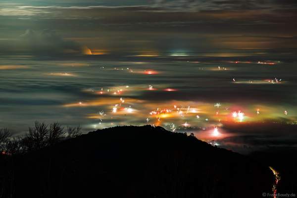 Silvesterfeuerwerk 2015-2016 in der Rheinebene vom Kalmithaus gesehen